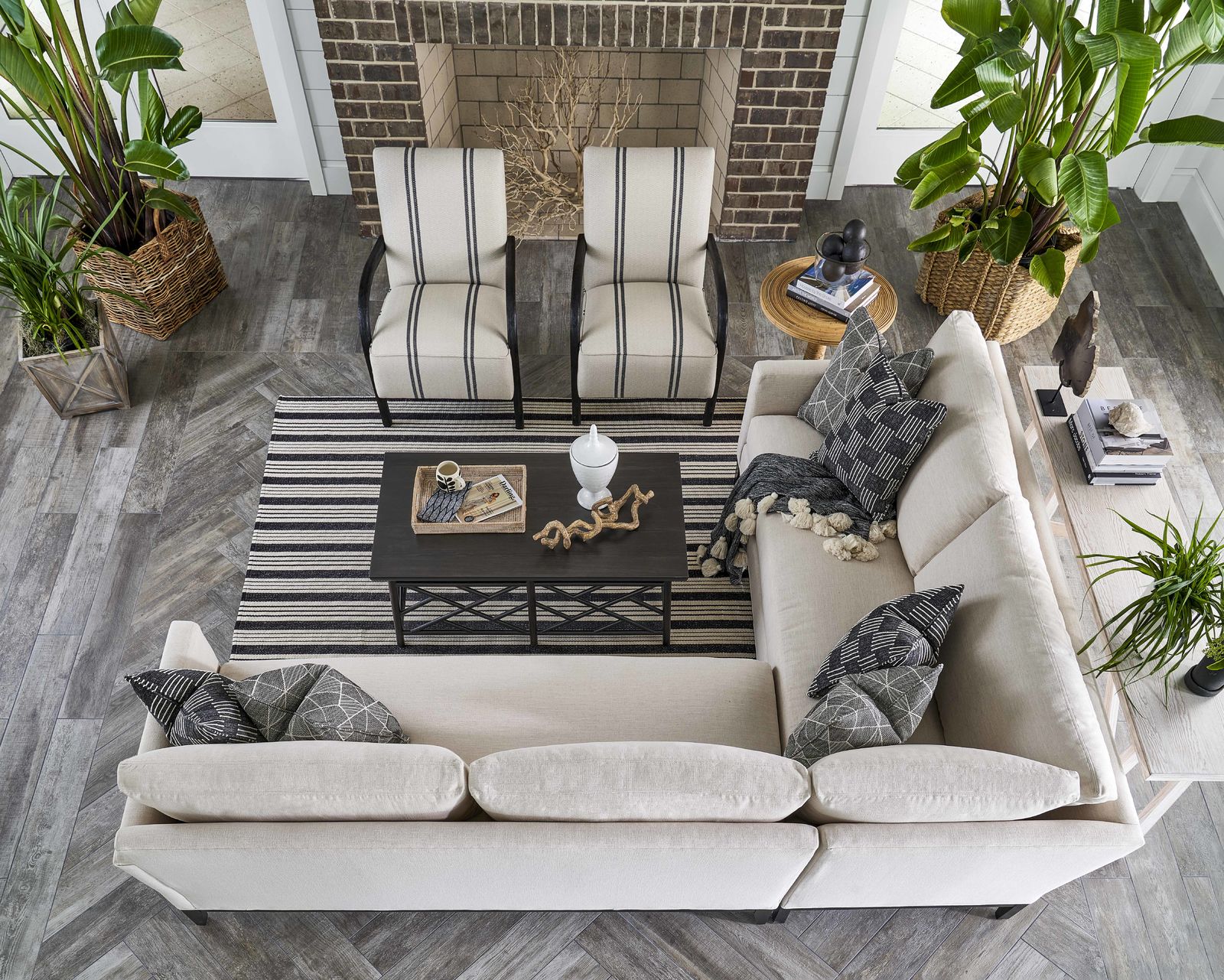 How To Make a Small Living Room Seem Bigger