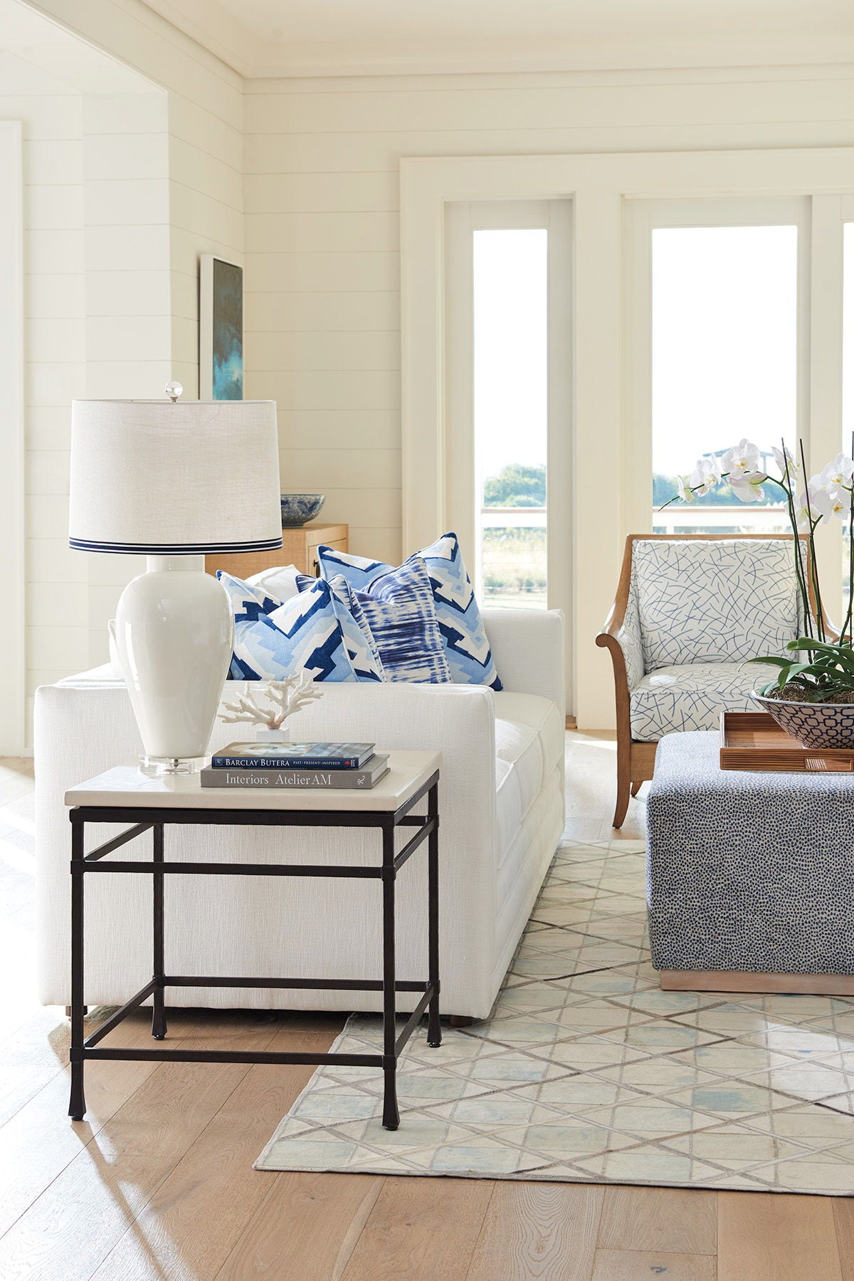 Newport - Breakwater Table