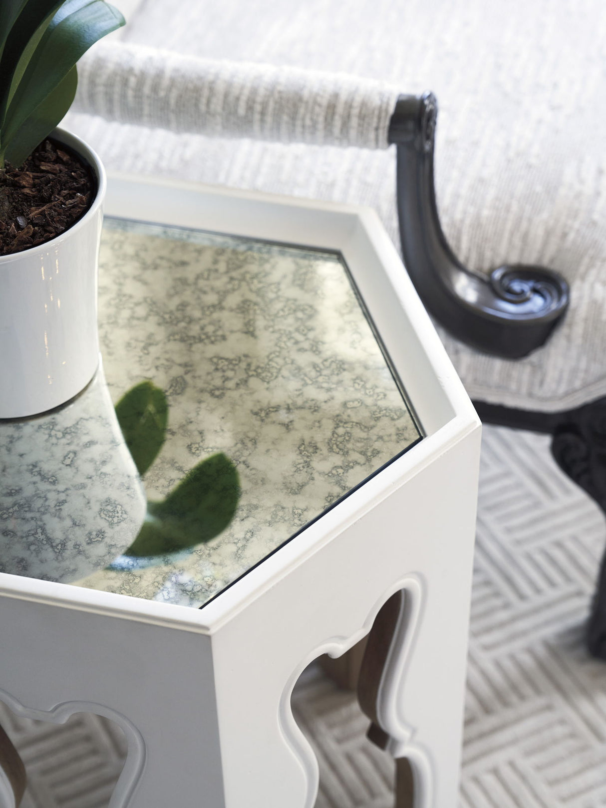 Villa Blanca - Bilbao Hexagonal End Table With Accents
