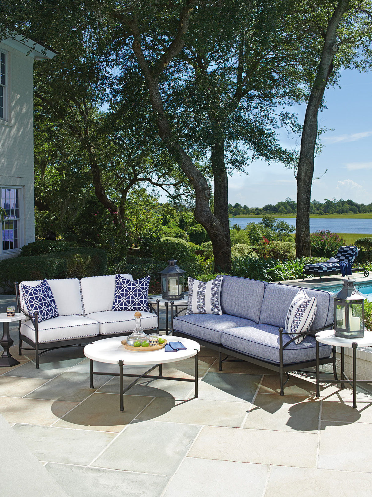 Pavlova - Fabric Loveseat - White