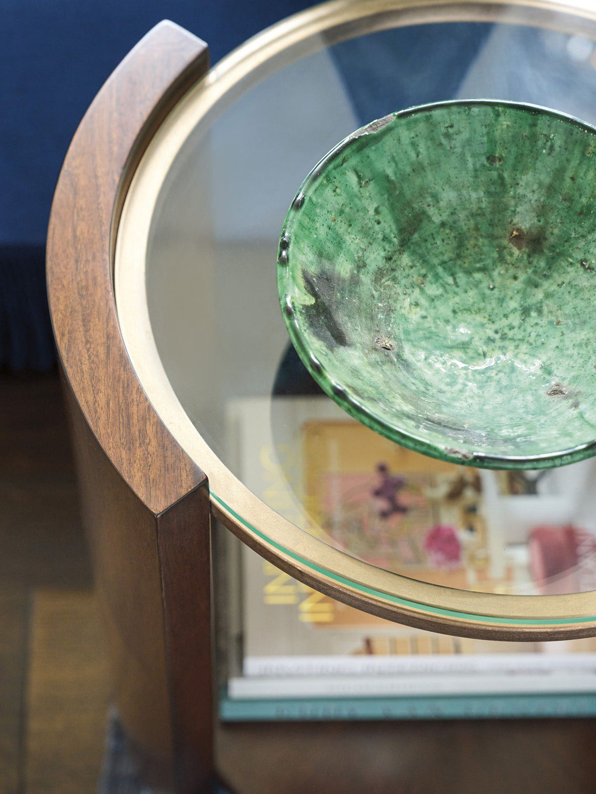 Rendezvous - Lennox Round Accent Table - Dark Brown / White