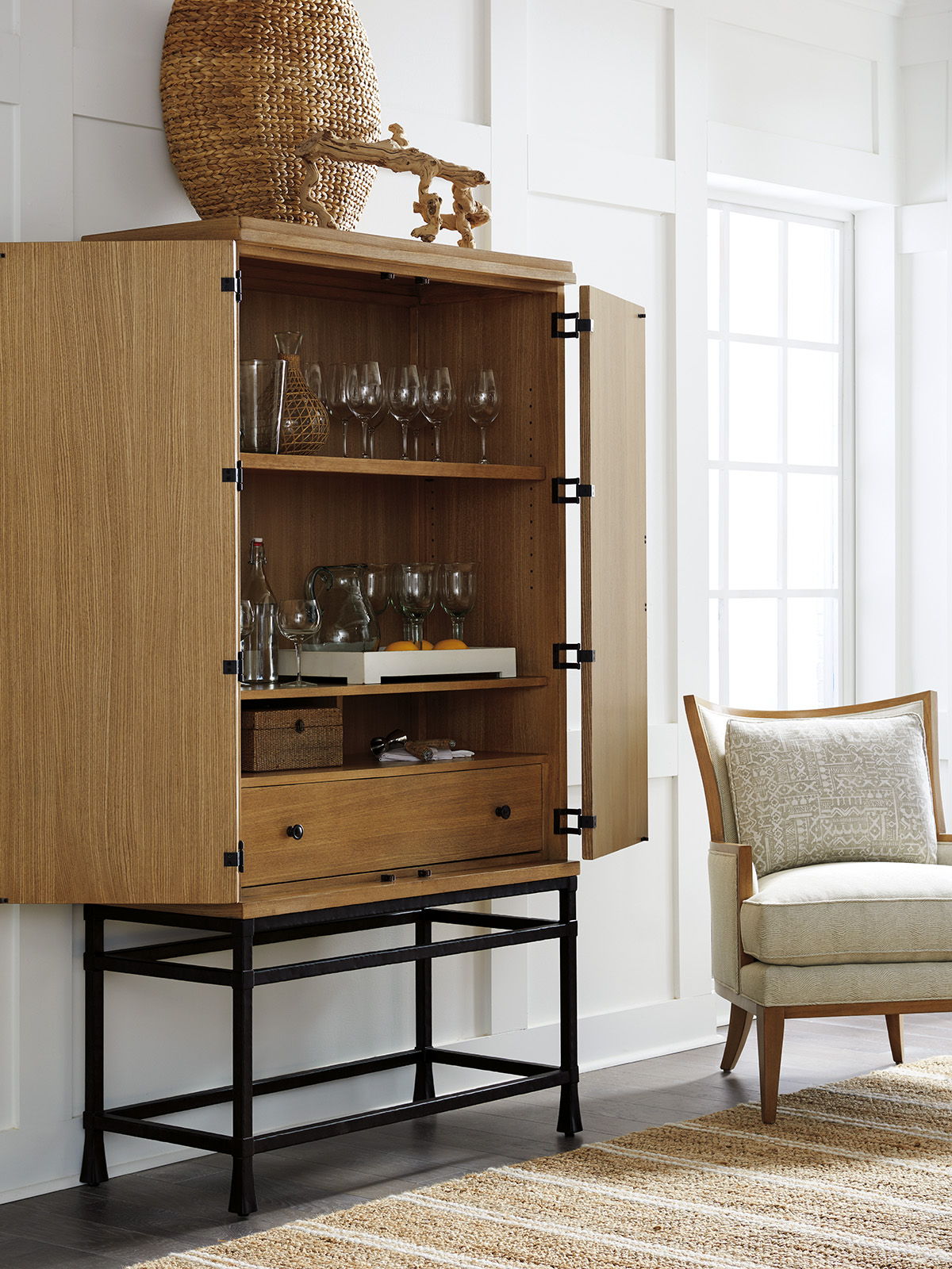 Newport - Jade Bar/Chest On Stand