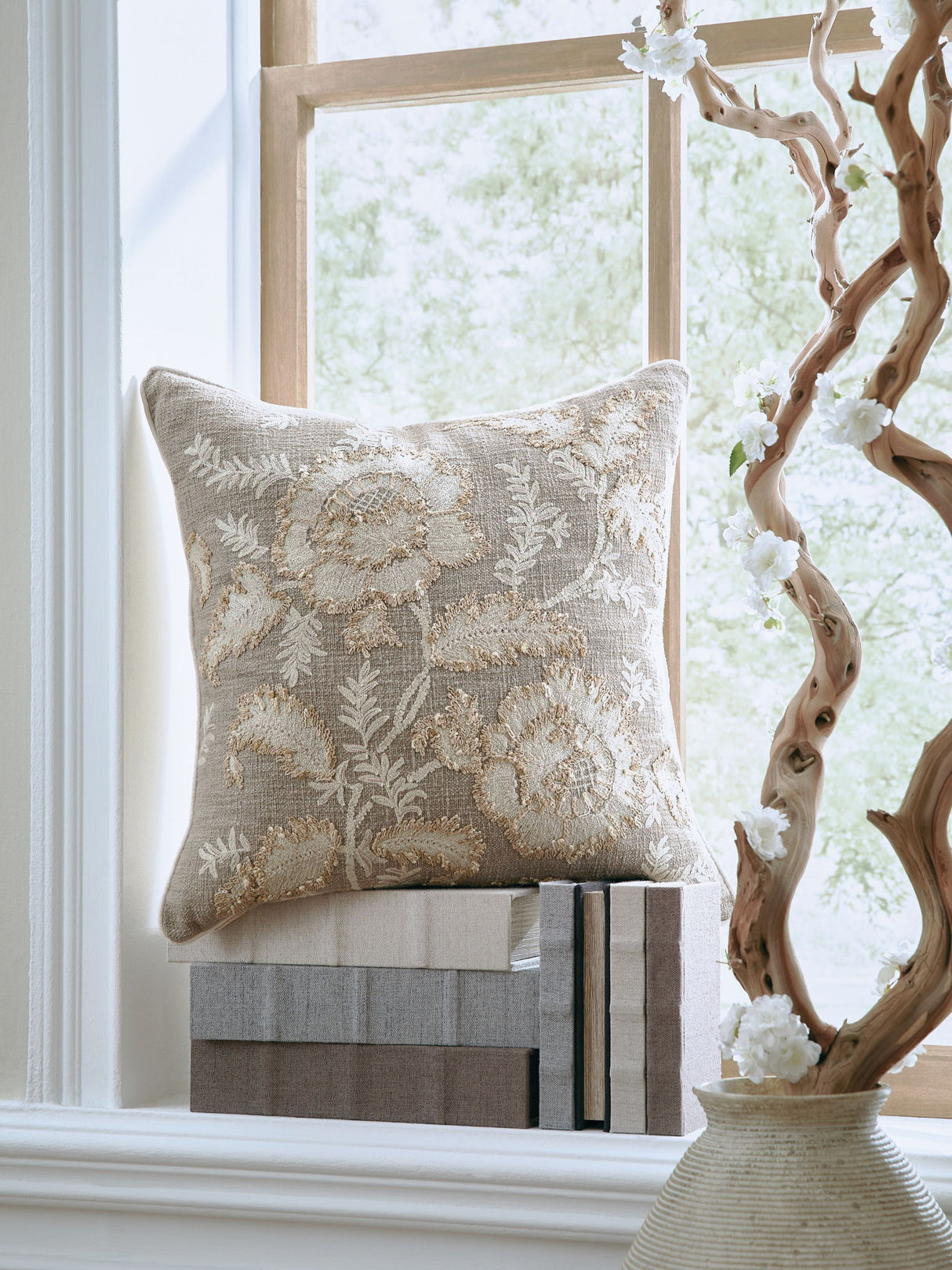 Viveka - Pillow (Set of 4) - Brown / Beige