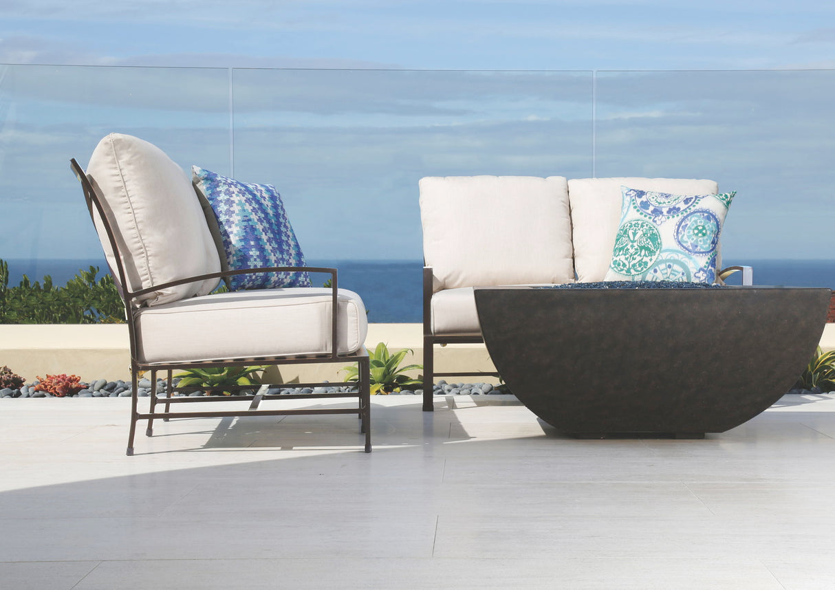 La Jolla - Club Chair, With Self Welt - Canvas Flax / Dark Brown