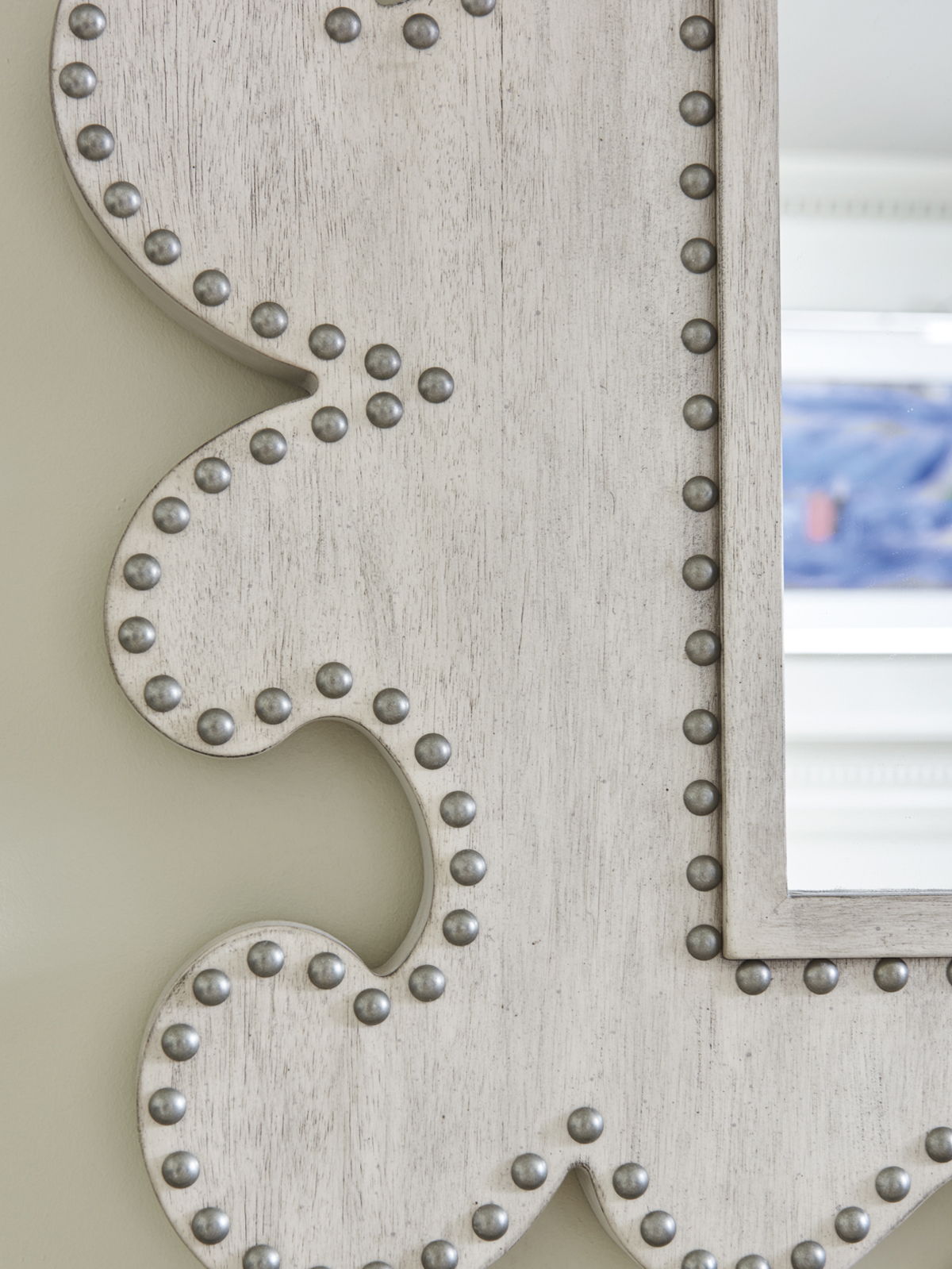 Oyster Bay - Hempstead Vertical Mirror - Pearl Silver