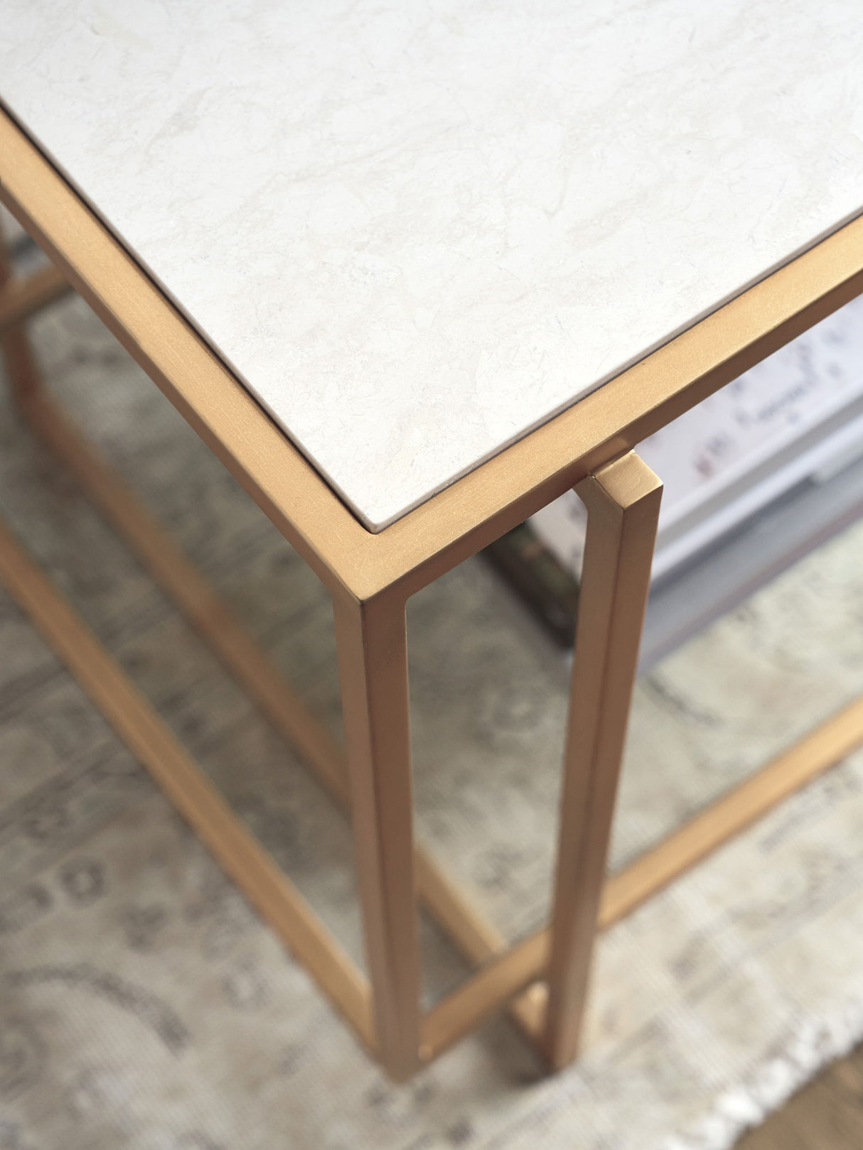 La Costa - Pinnacle Table