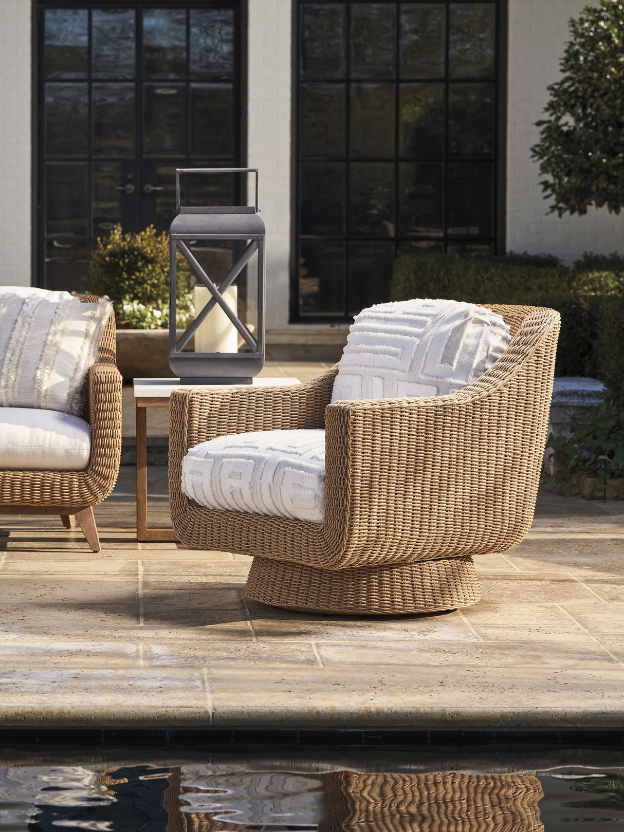 Isle Of Palms - Swivel Lounge Chair - Dark Brown / White