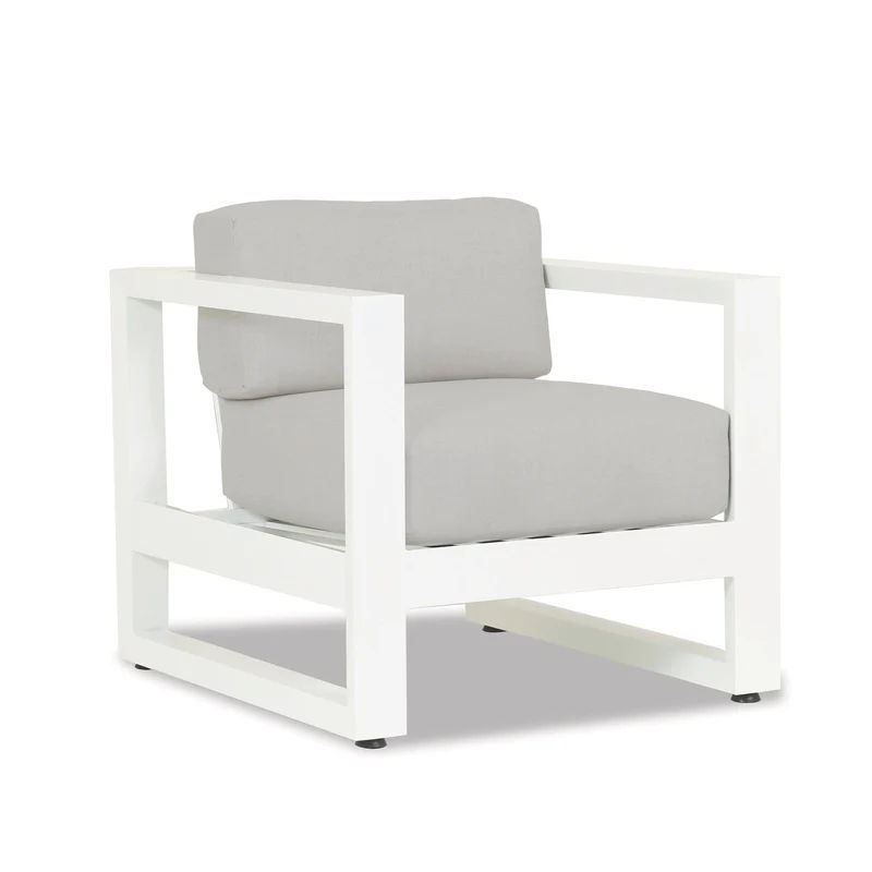 Newport - Club Chair, No Welt - Cast Silver / White