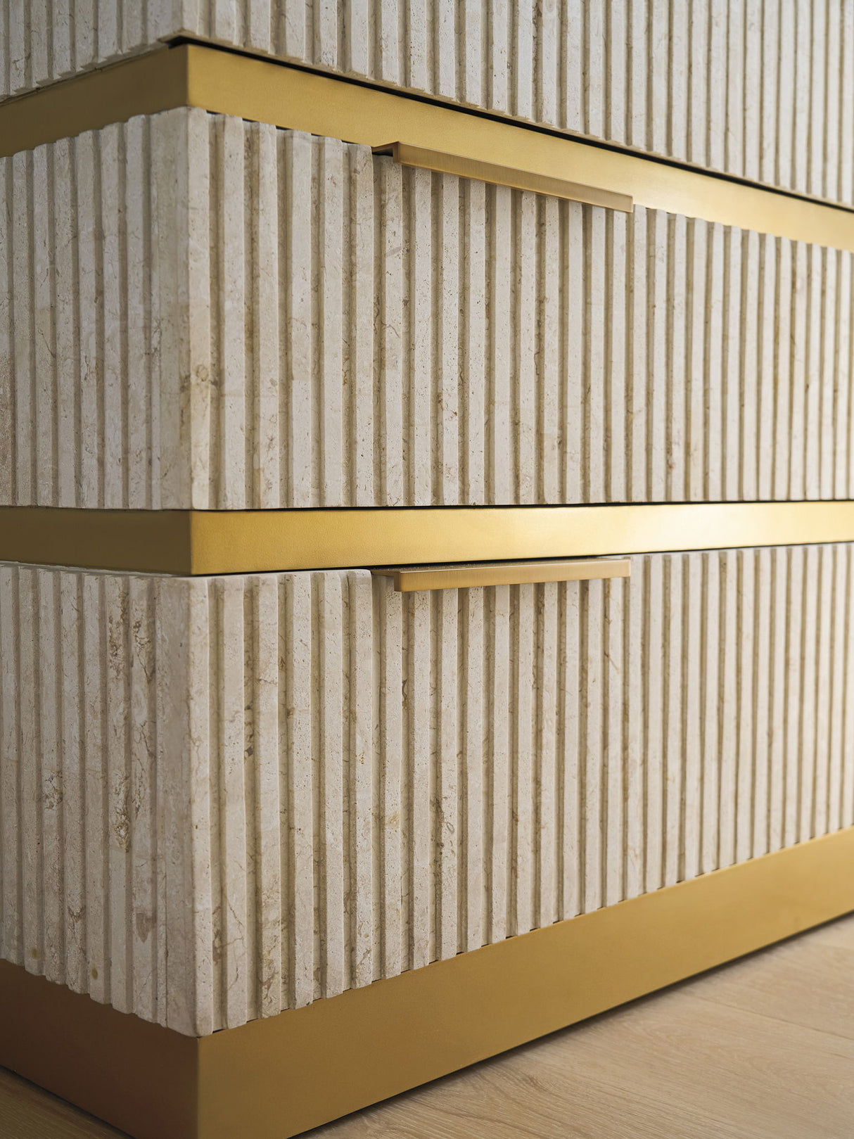 La Costa - Montage Stone Hall Chest - Beige