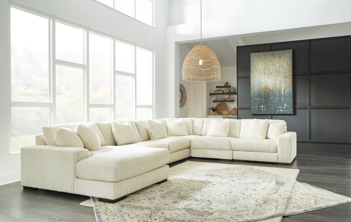 Lindyn - 6 Piece Sectional