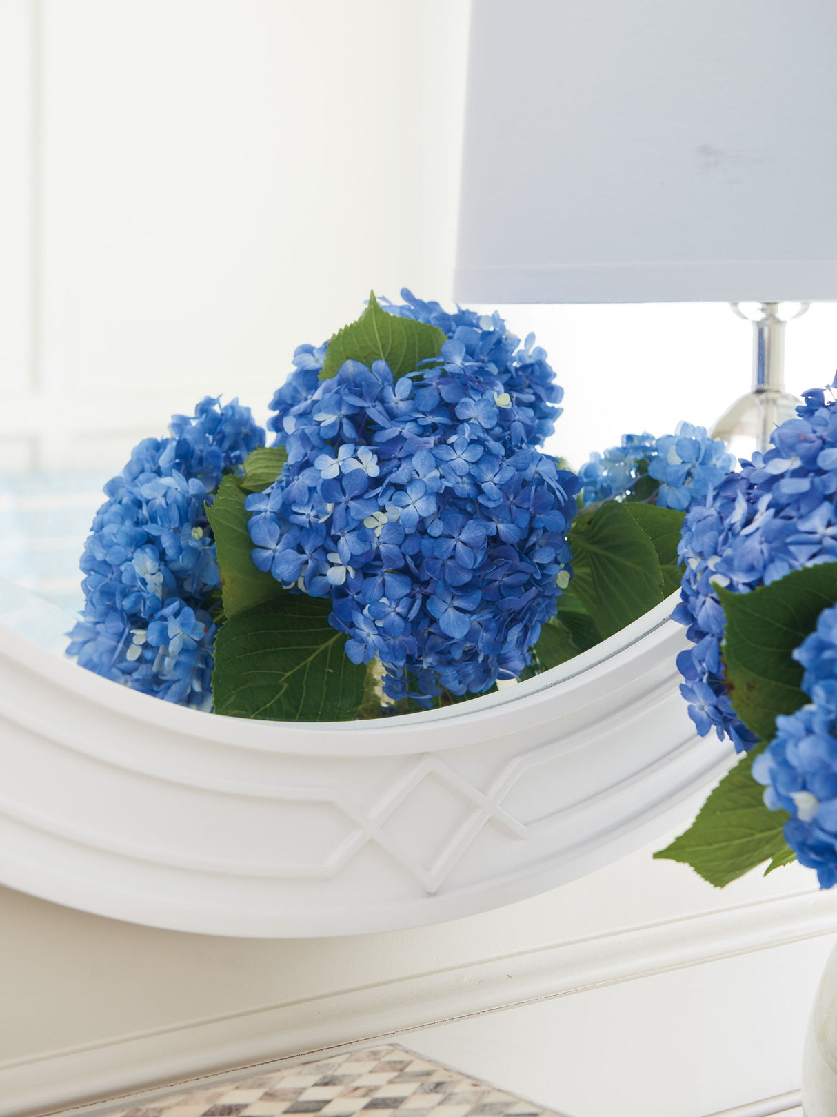 Avondale - Carreno Round Mirror - White