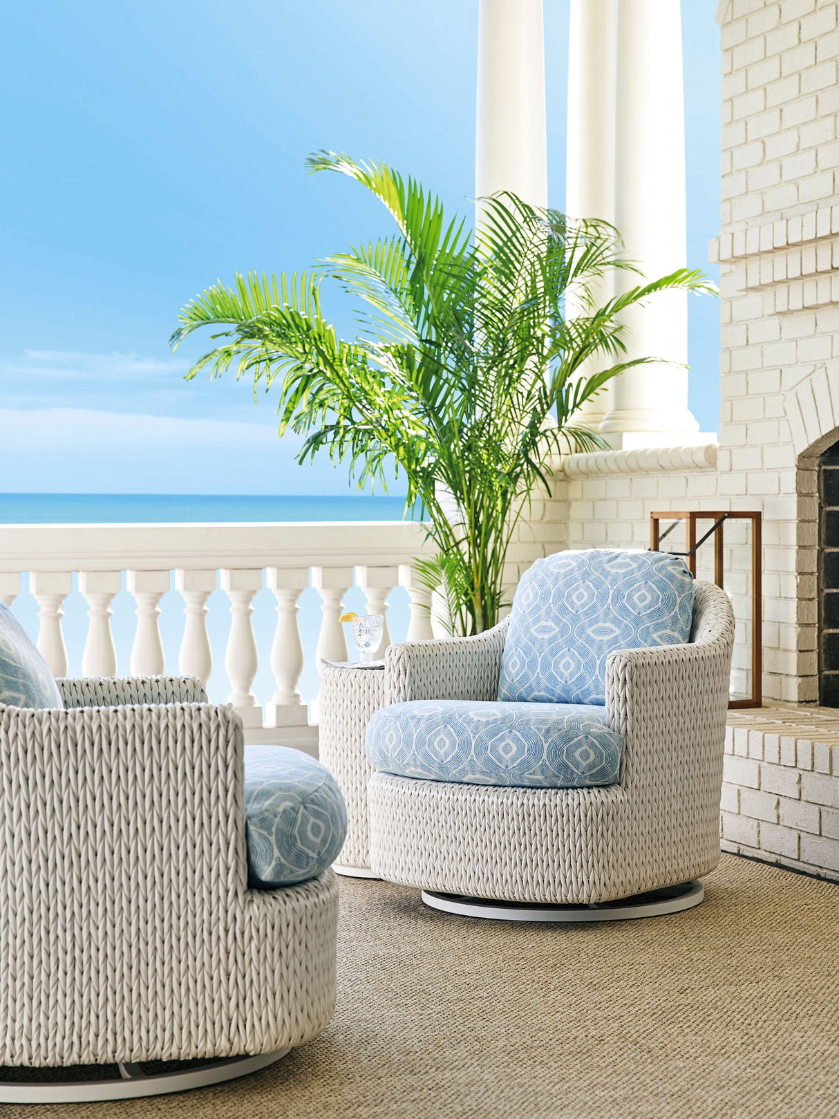 Ocean Breeze Promenade - Occasional Swivel Chair - White / Light Blue