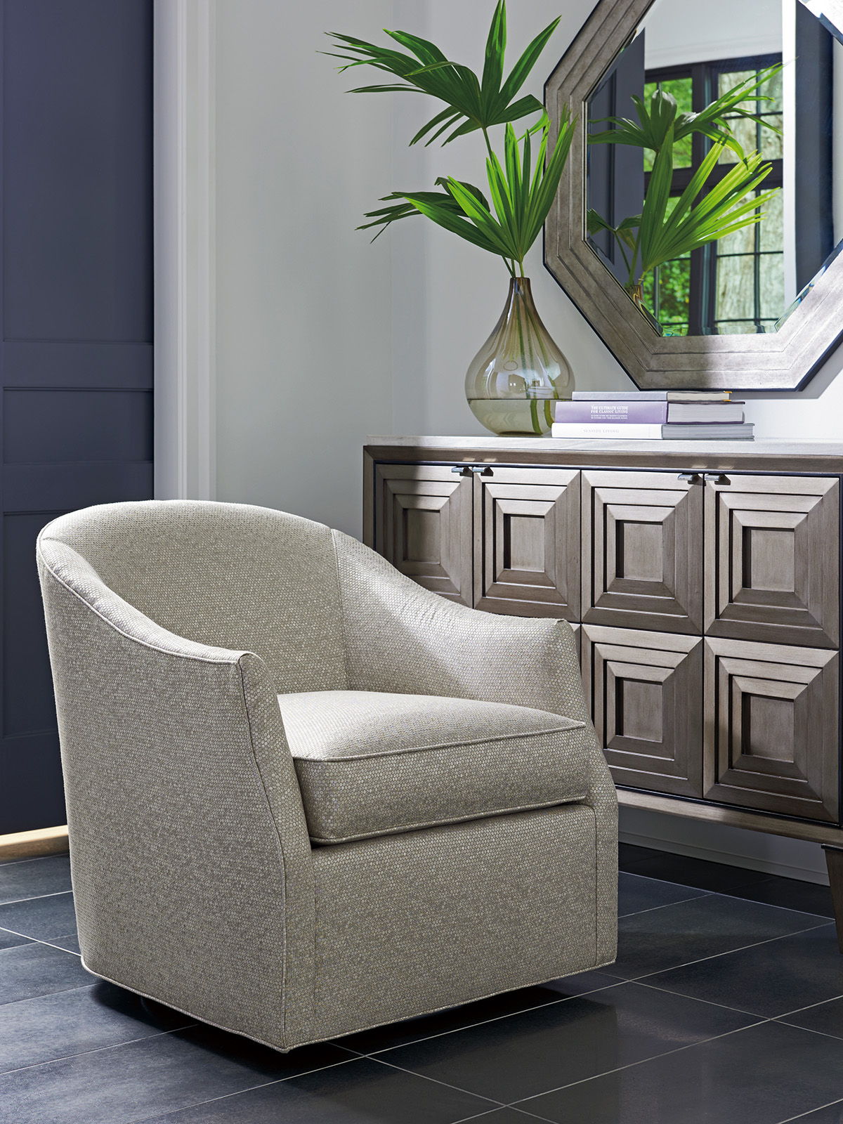 Ariana - Escala Swivel Chair