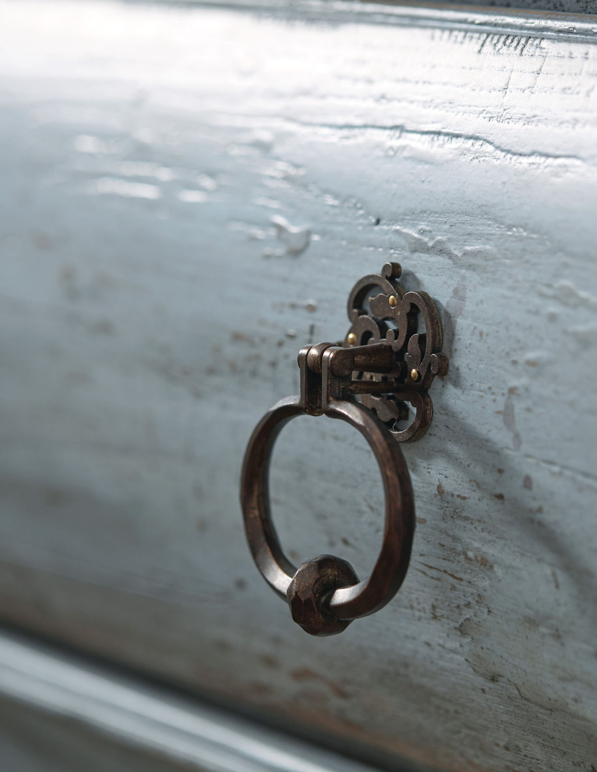 Beaumont - Bachelors Chest