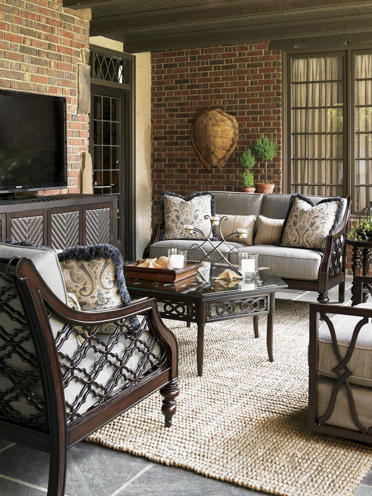 Royal Kahala Black Sands - Loveseat - Dark Brown / Light Brown