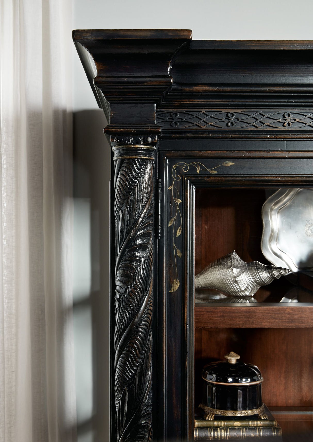 Charleston - Display Cabinet - Black
