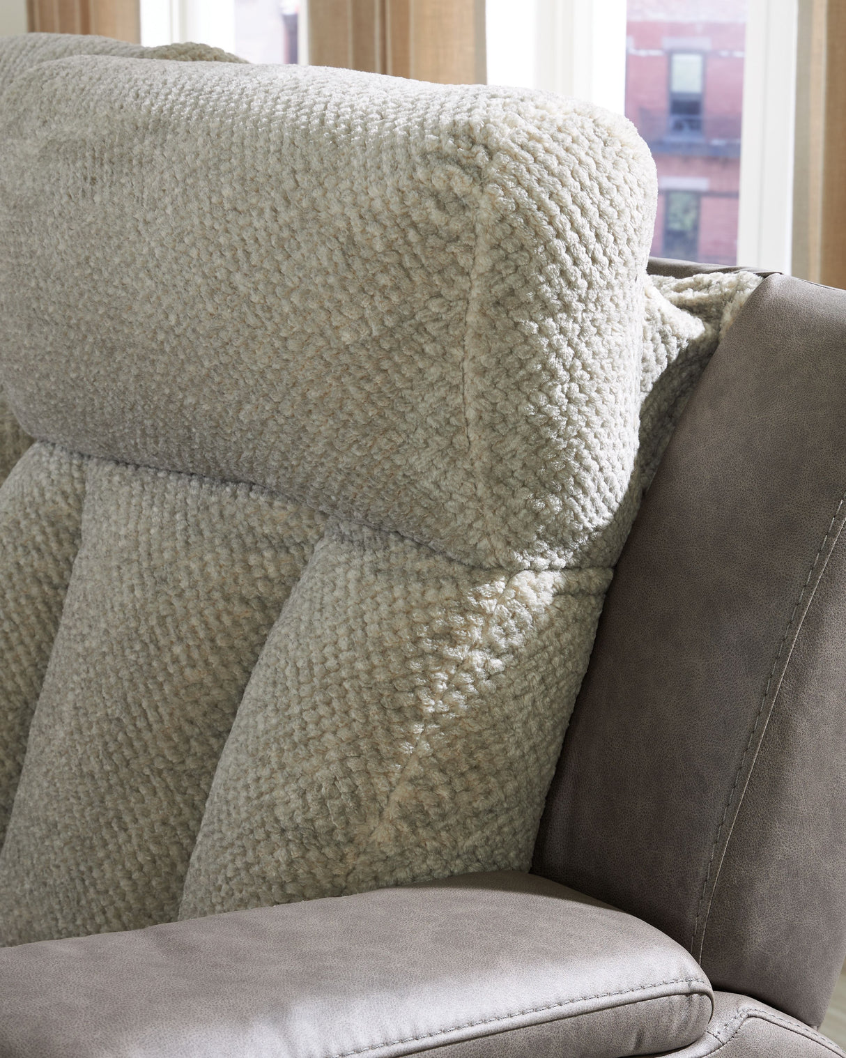 WhipLash - Power Reclining Sofa With Adj Headrest - Sisal