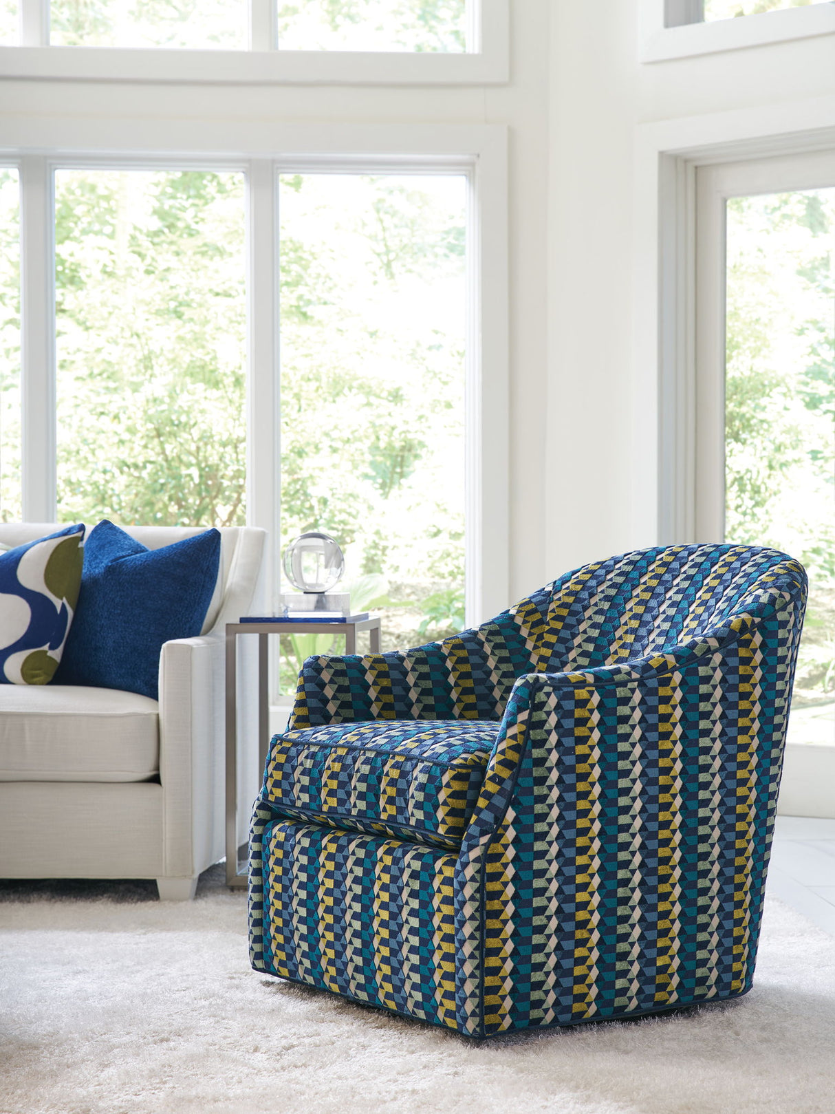 Ariana - Escala Swivel Chair