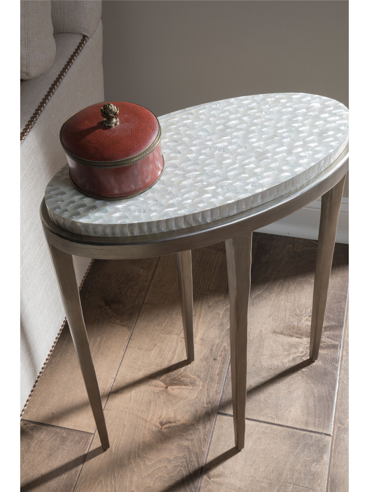 Signature Designs - Brilliante Spot Table - Dark Gray