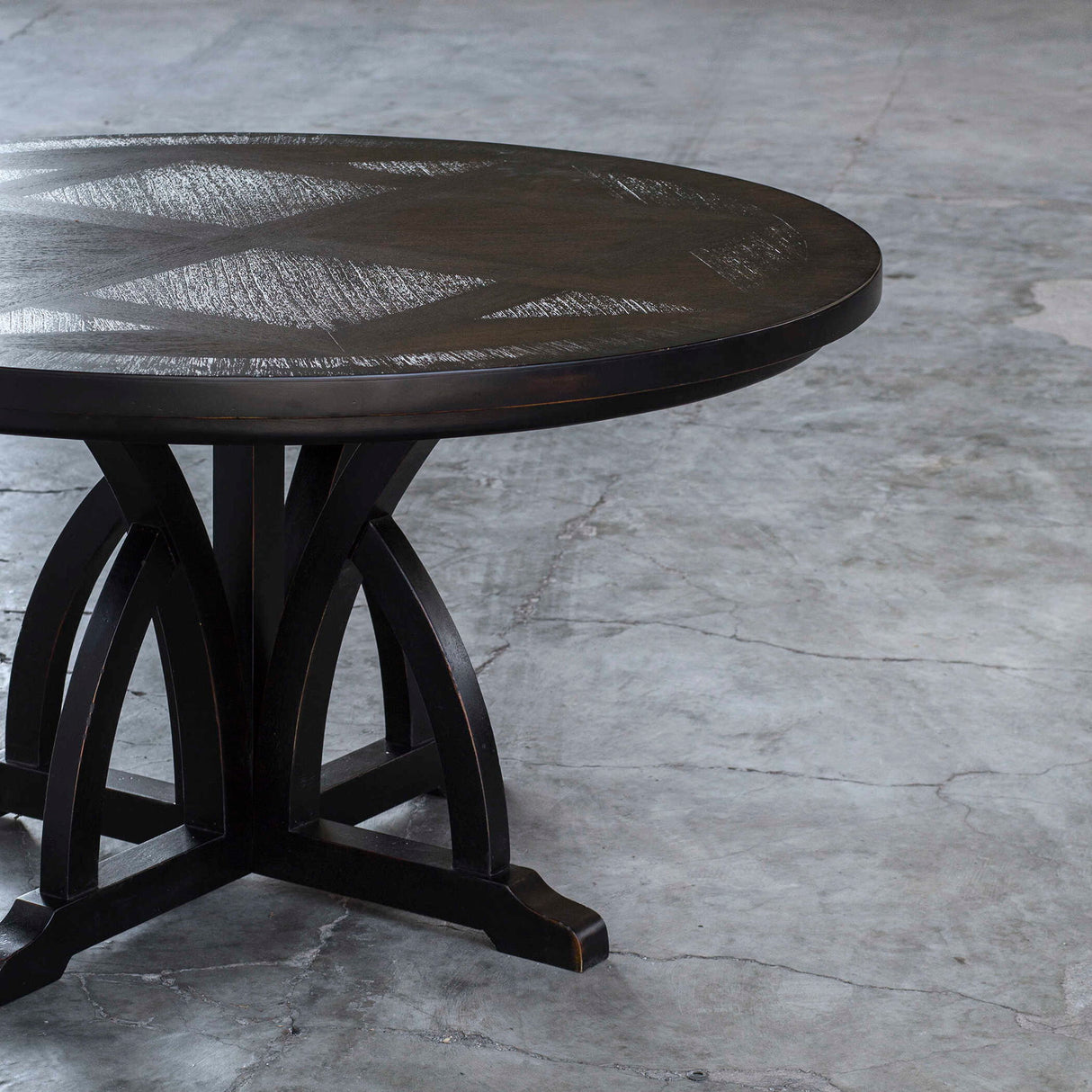 Maiva - Round Dining Table - Black