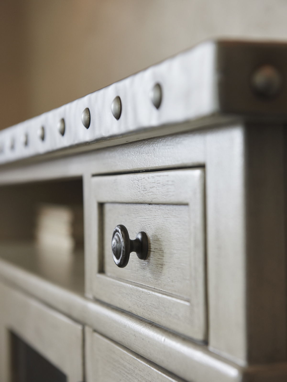 Oyster Bay - Shadow Valley Media Console - Pearl Silver