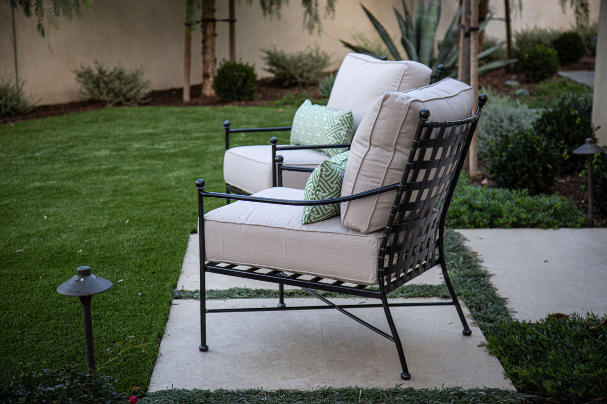 Provence - Club Chair, With Self Welt - Canvas Flax / Black