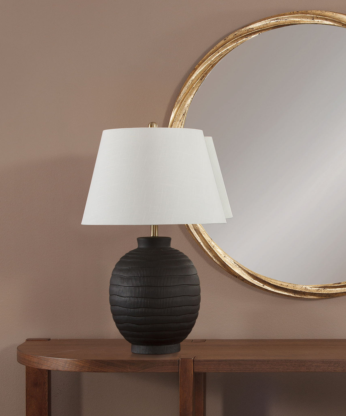 Ventraa - Table Lamp - Black