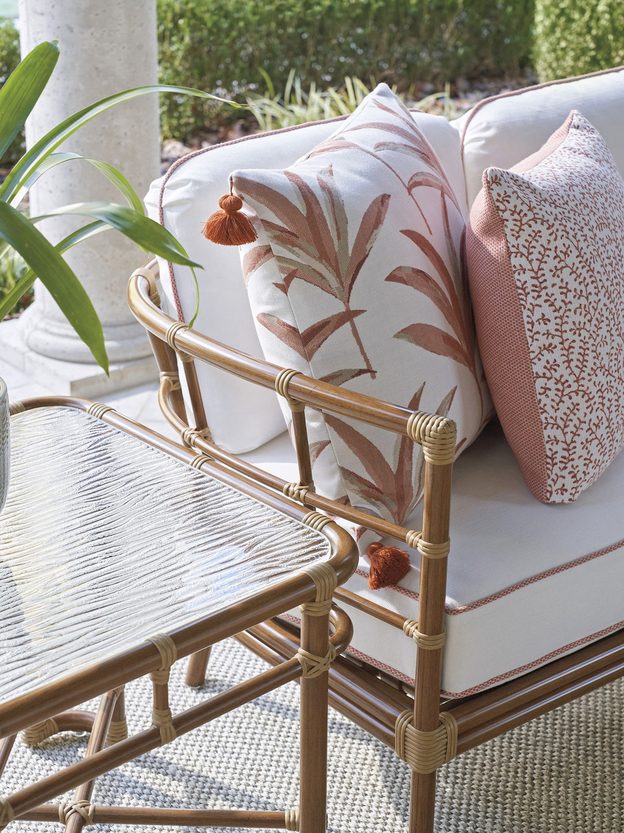 Sandpiper Bay - Sofa - White / Dark Brown