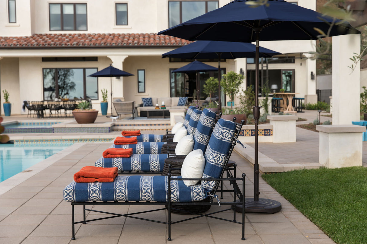 Provence - Chaise Lounge, With Self Welt - Canvas Flax / Black