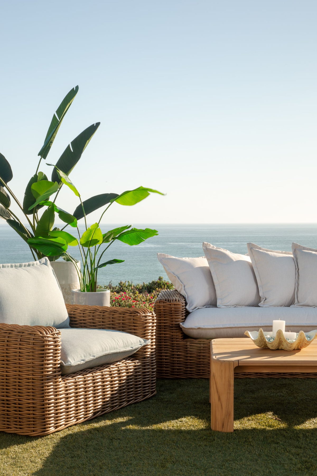 Playa - Club Chair With Flange Welt - Light Brown / White