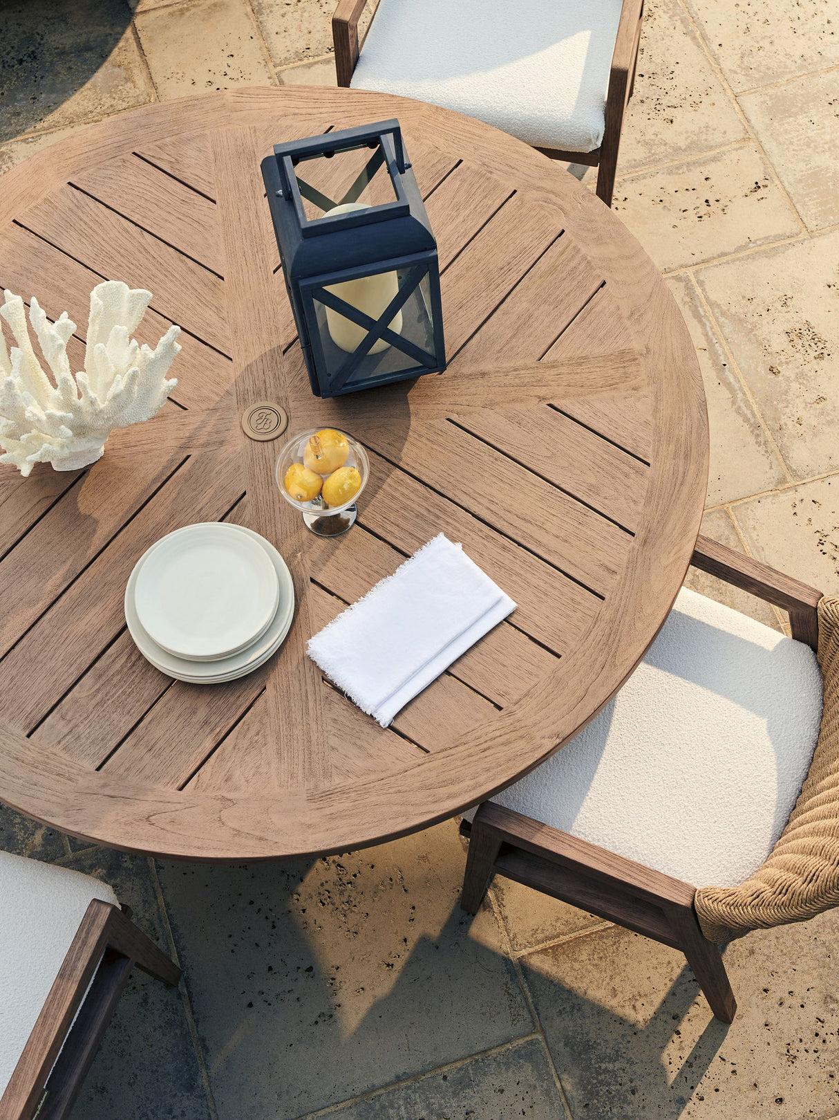 Isle Of Palms - Round Dining Table - Light Brown