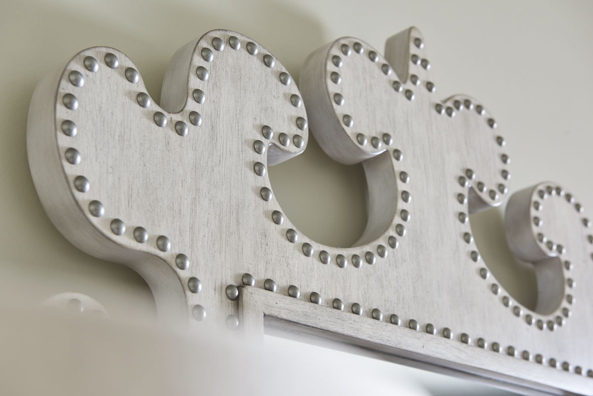 Oyster Bay - Hempstead Vertical Mirror - Pearl Silver