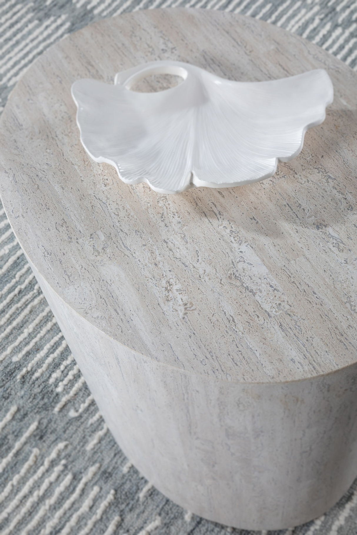 Signature Designs - Cassio Oval Table