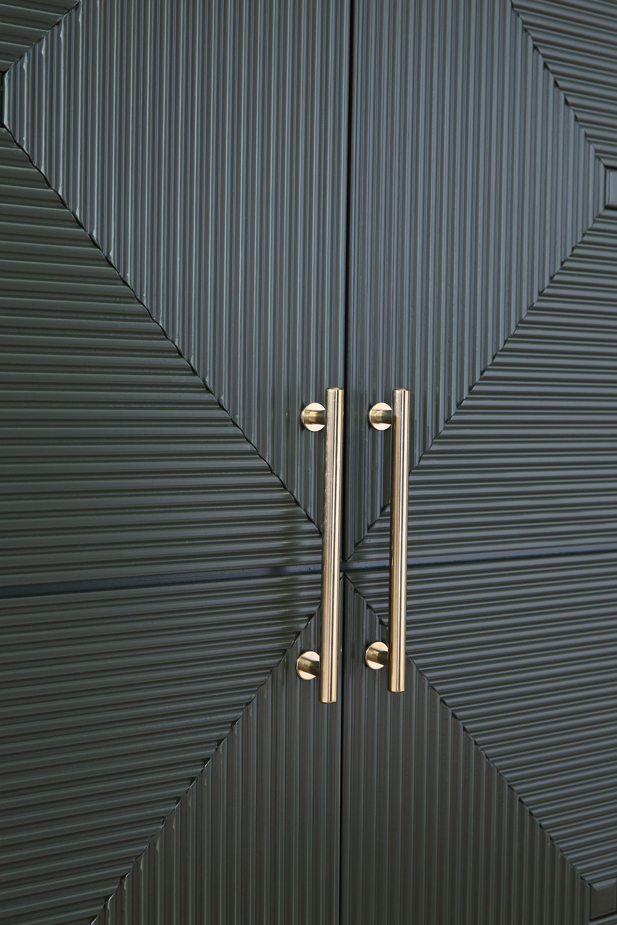 Geirwood - Accent Cabinet - Dark Green