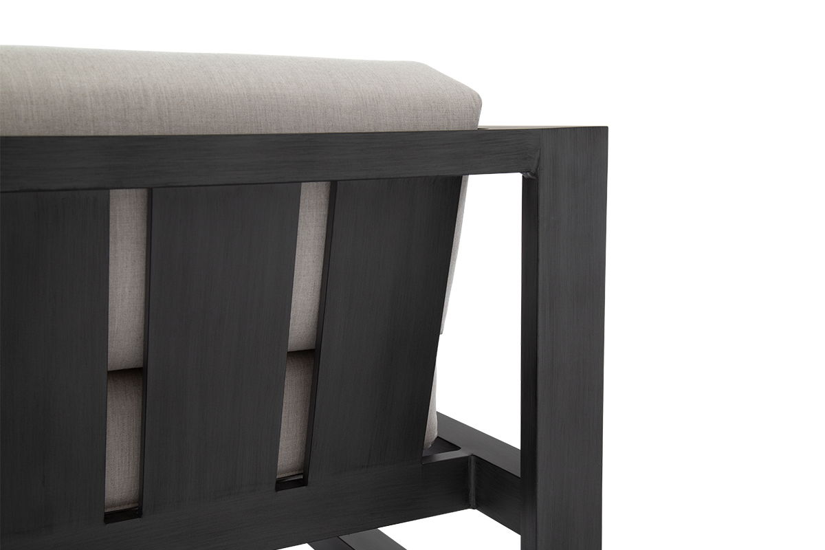 Redondo - Club Chair, No Welt - Cast Silver / Dark Gray