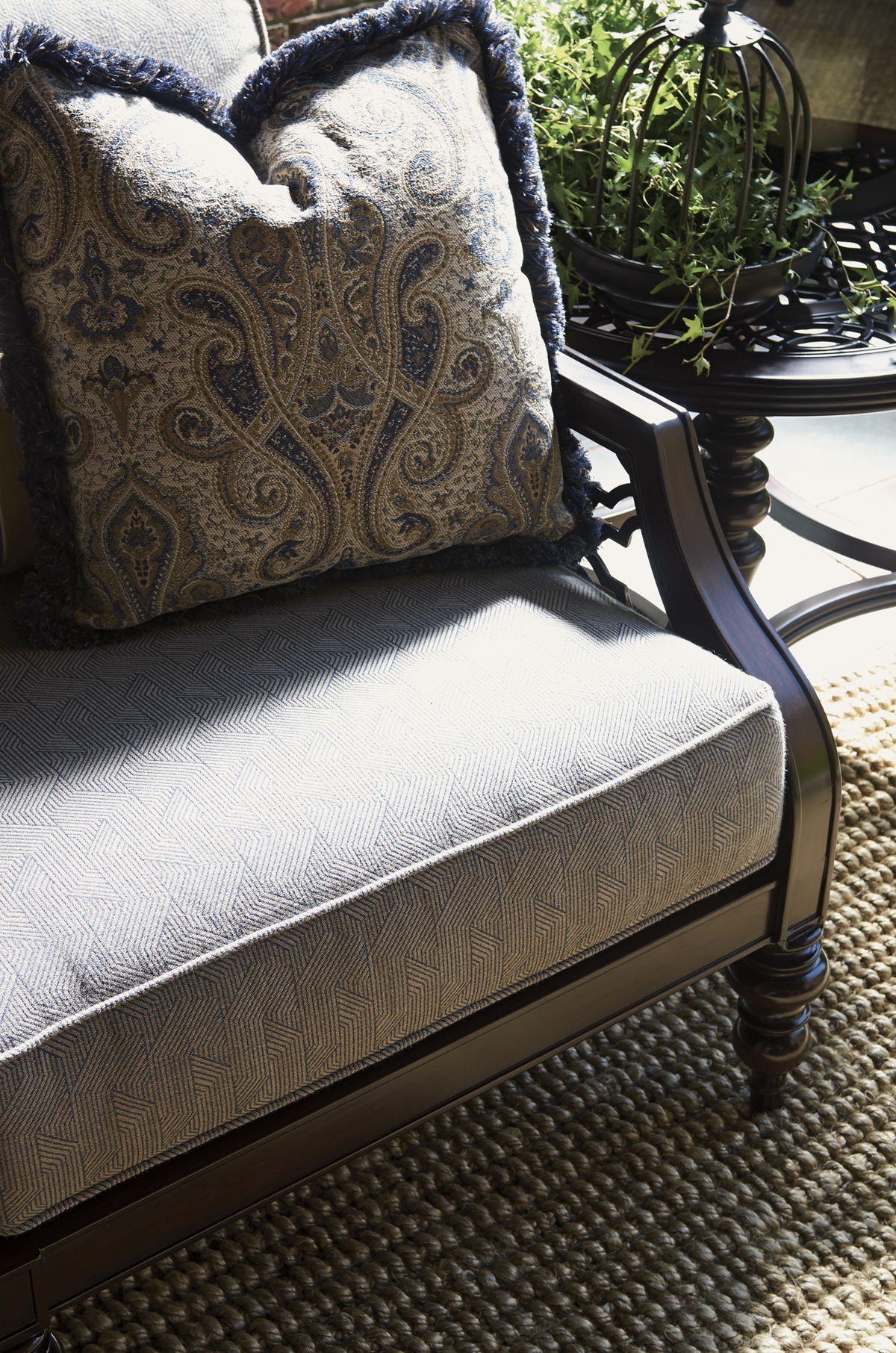 Royal Kahala Black Sands - Sofa - Dark Brown / Light Brown