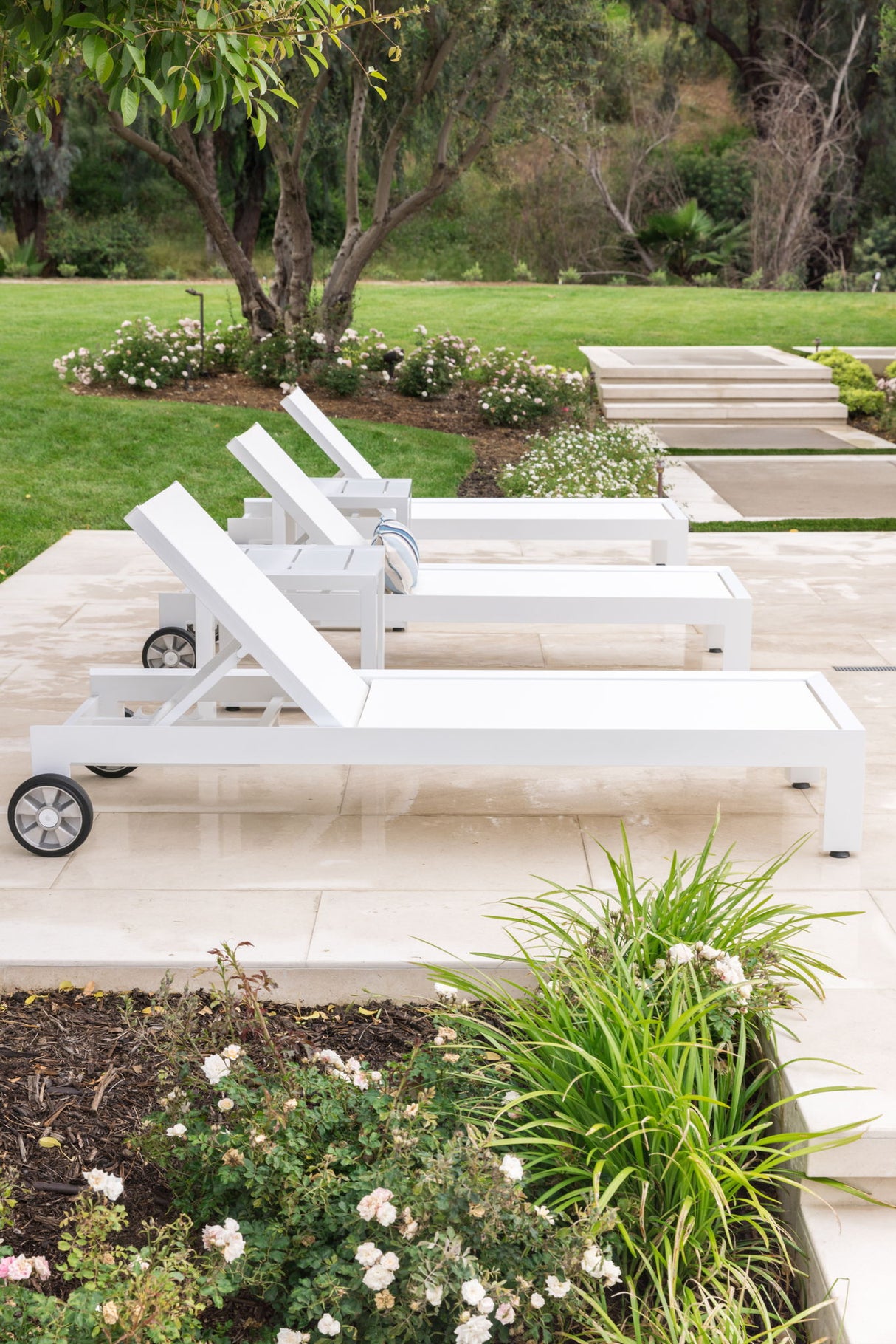 Newport - Adjustable Sling Chaise - White