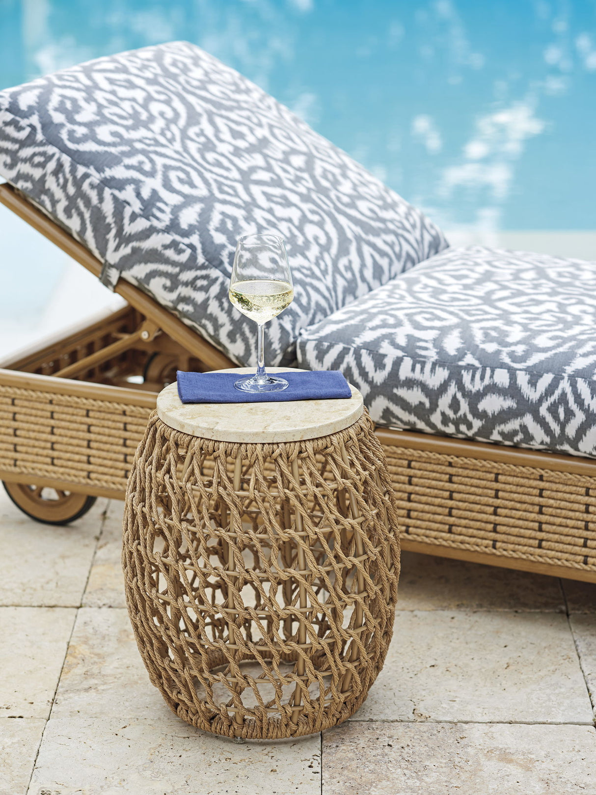 Los Altos Valley View - Round Accent Table - Light Brown