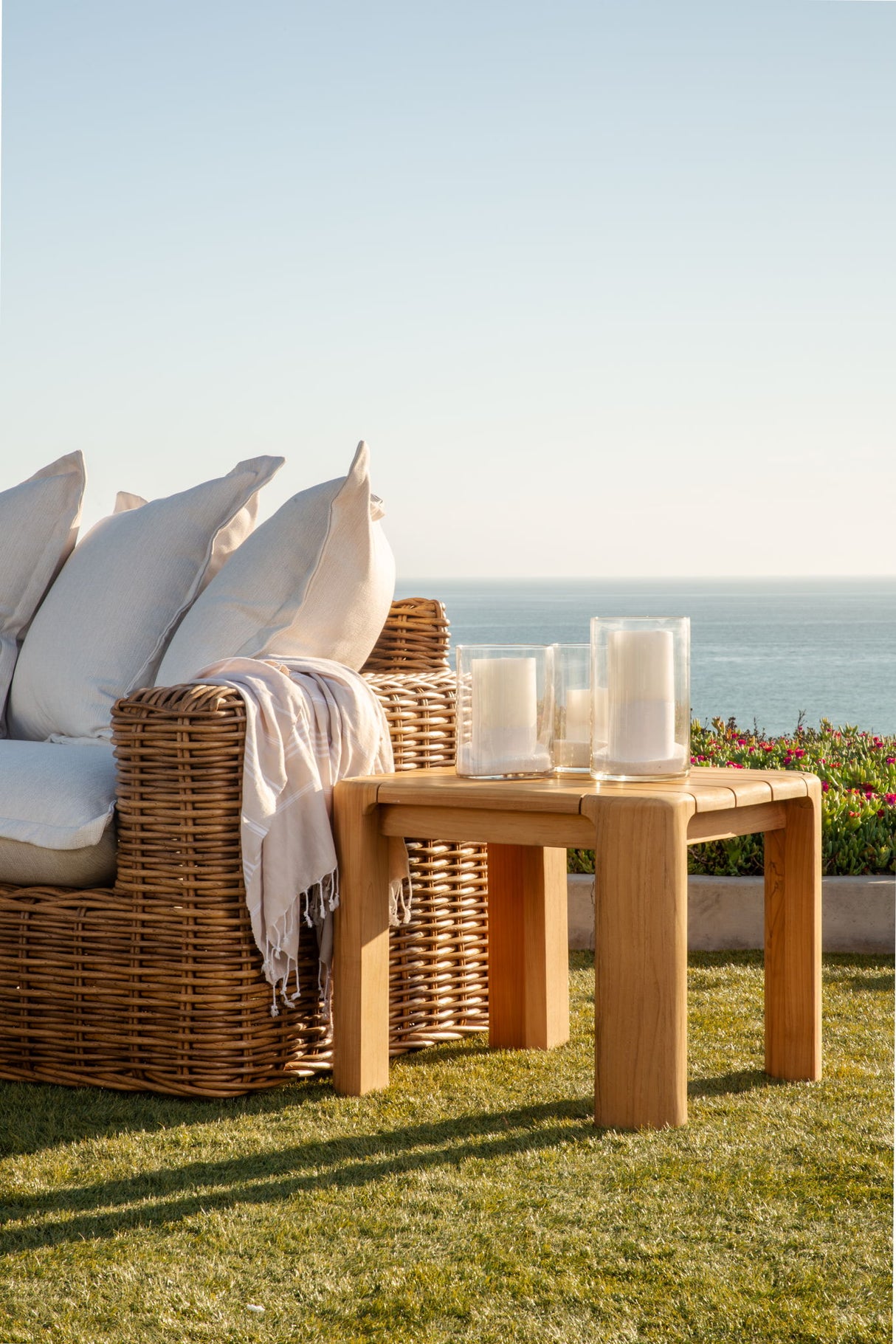 Natural Teak - Table