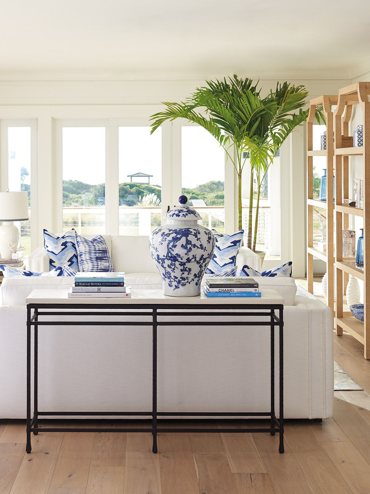 Newport - Breakwater Table