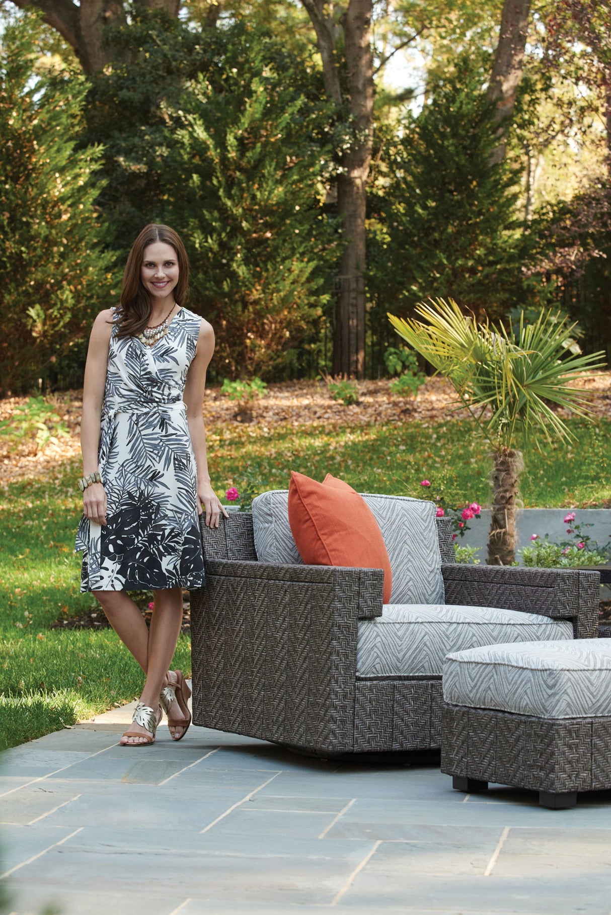 Cypress Point Ocean Terrace - Swivel Glider Lounge Chair - Dark Gray