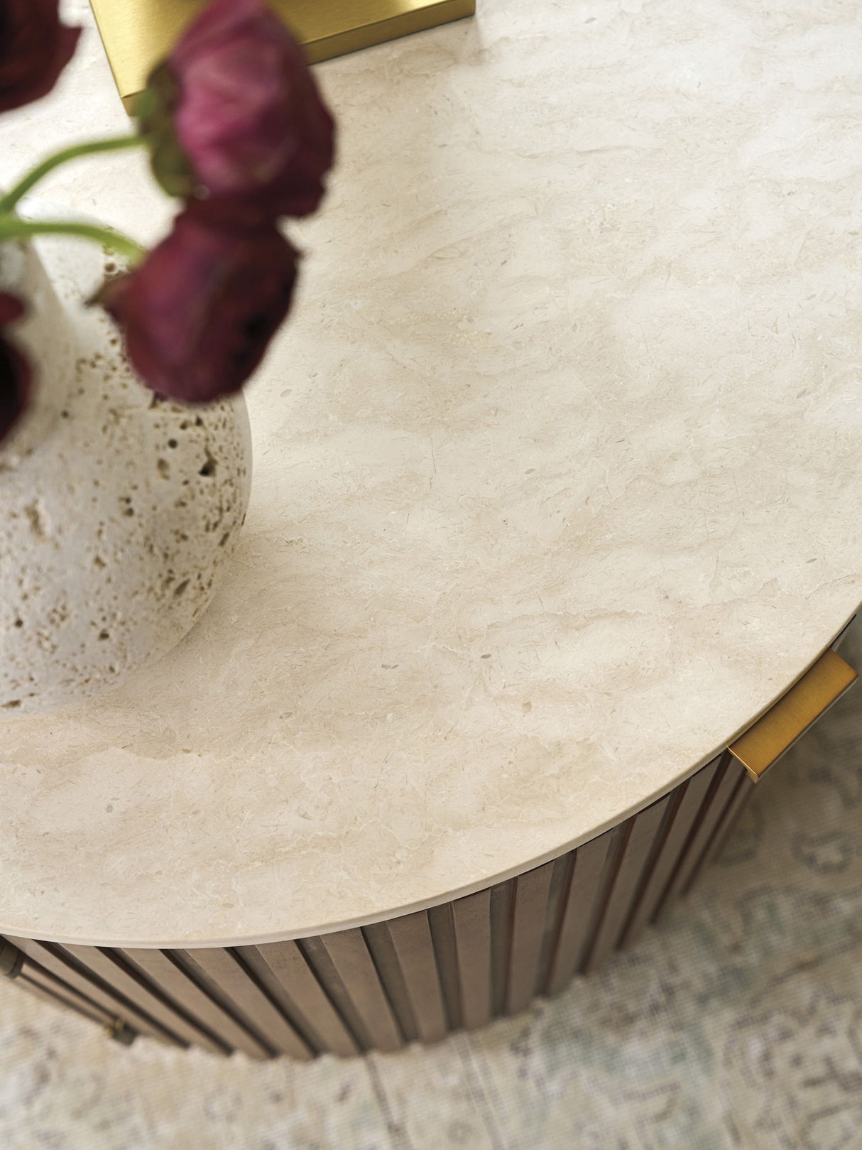 La Costa - Avenida Round Table