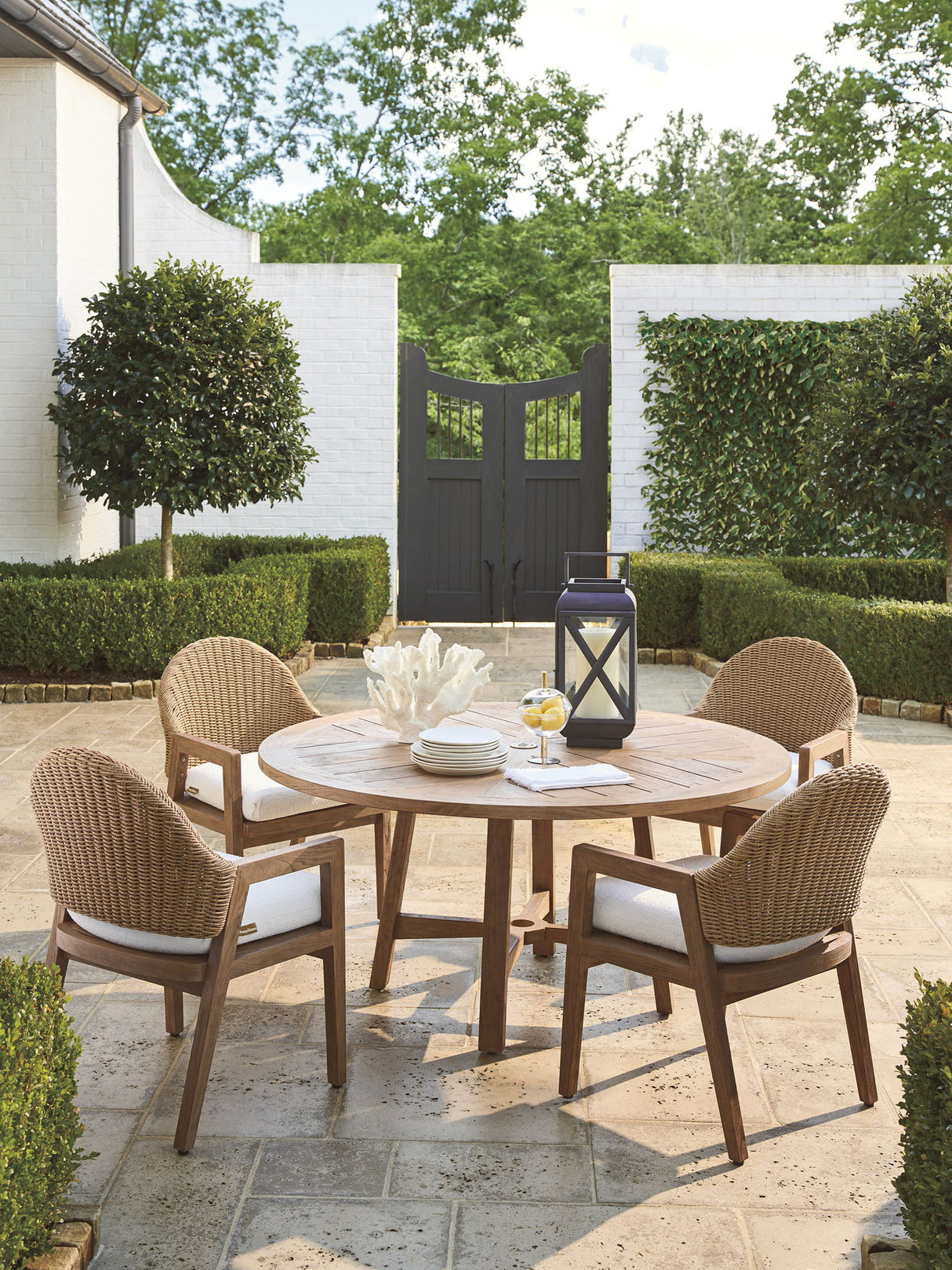 Isle Of Palms - Round Dining Table - Light Brown