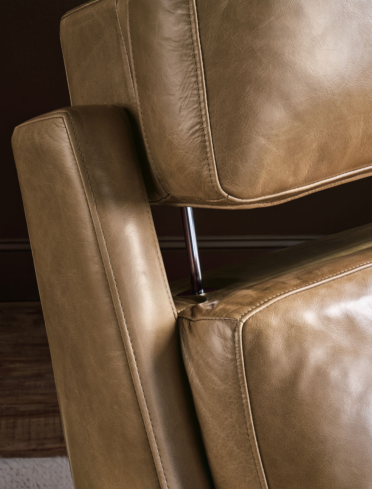 RC - Kaufman ZG Swivel Power Recliner With Pop-Up Headrest