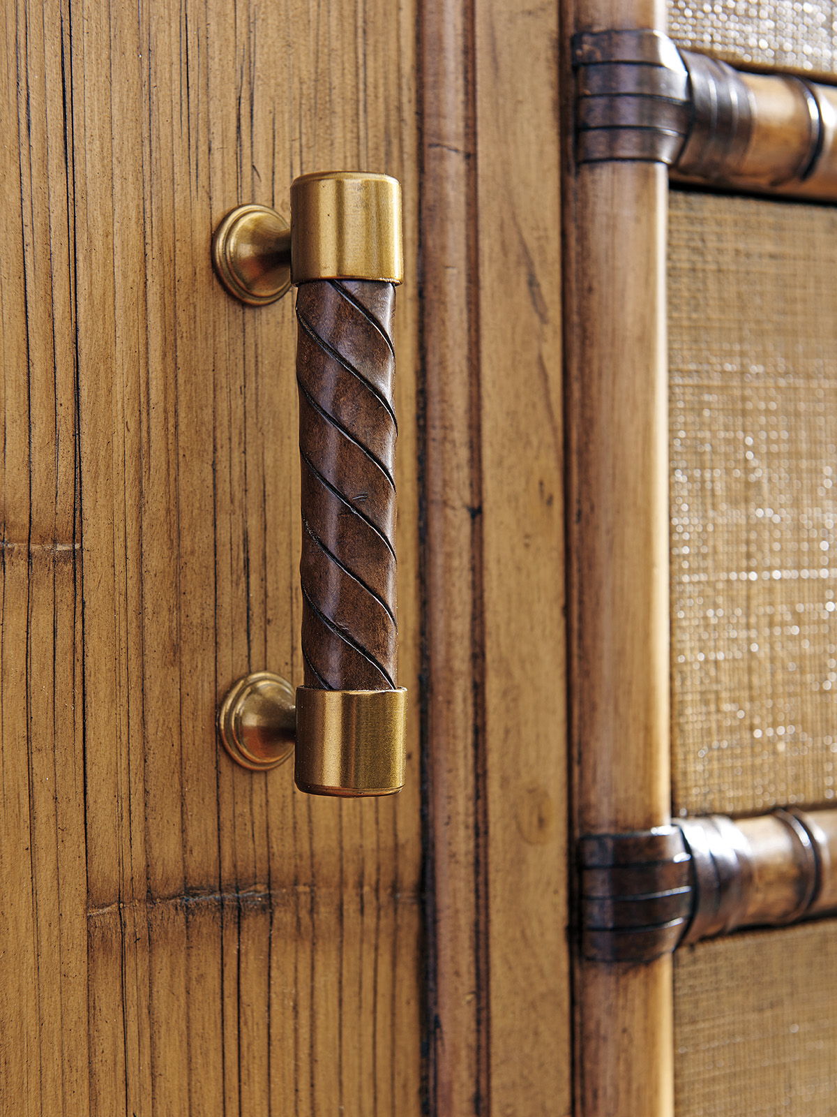 Twin Palms - Sandy Point Buffet - Light Brown