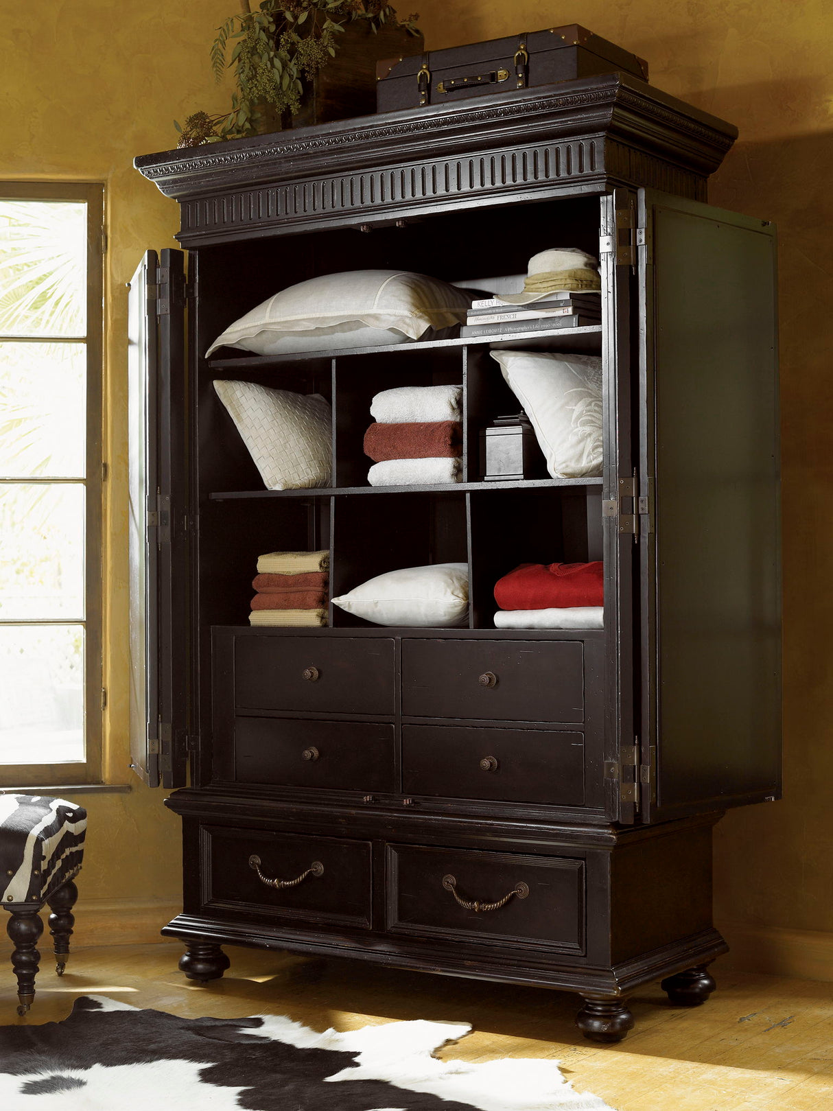 Kingstown - Trafalgar Armoire - Dark Brown