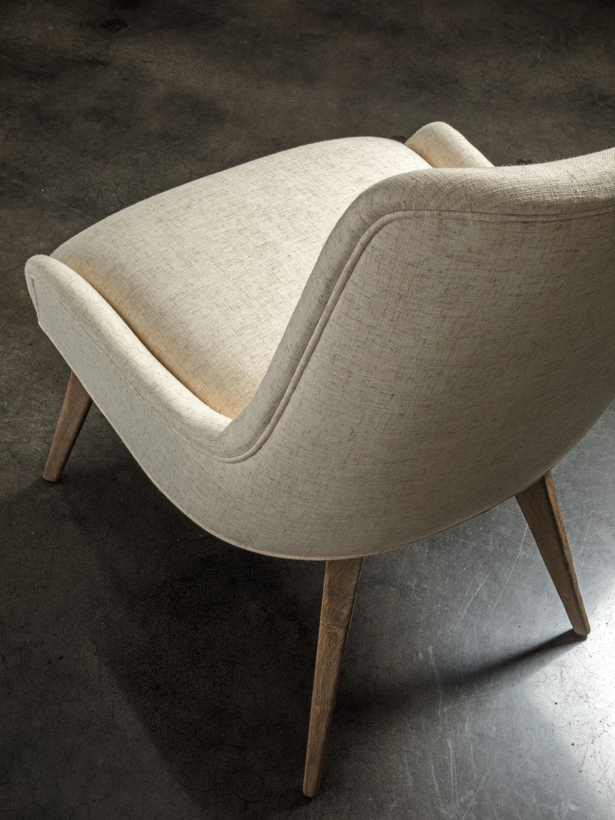 Signature Designs - Mila Upholstered Side Chair - Beige