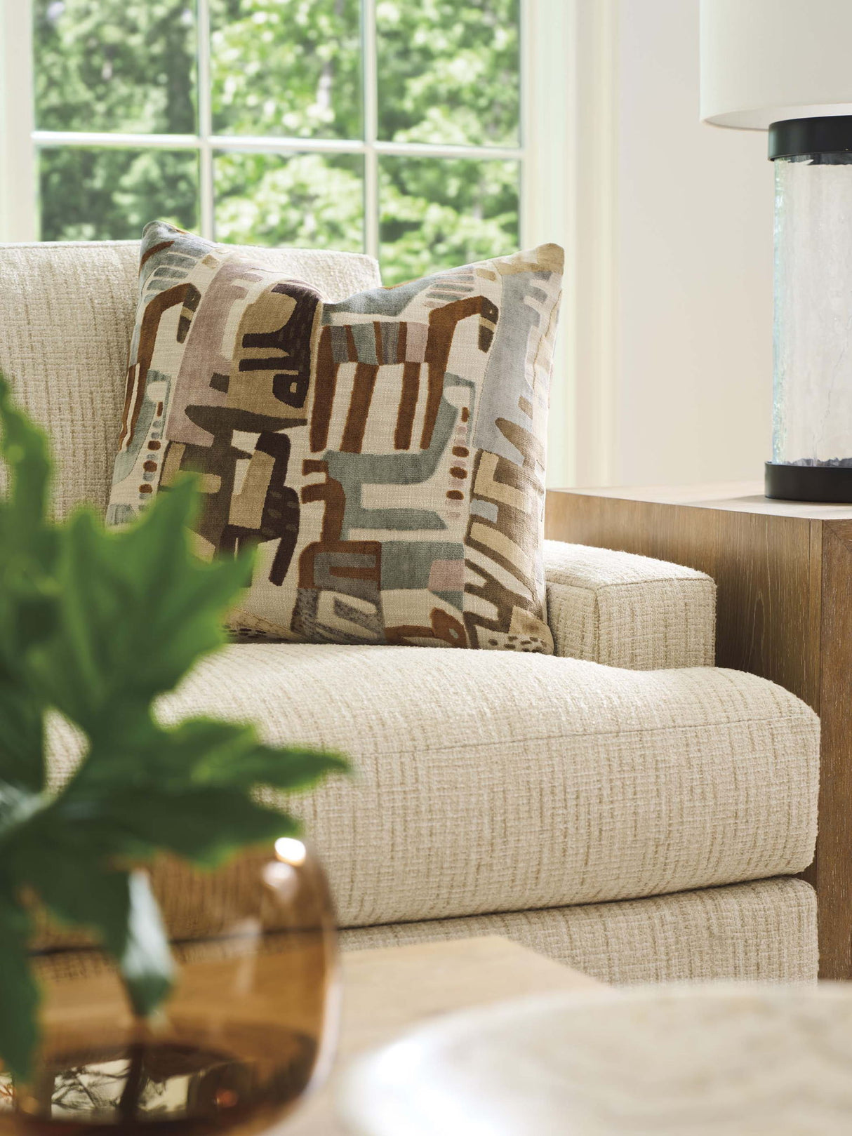 Solimar - Solimar Hall Chest - Beige / Gray