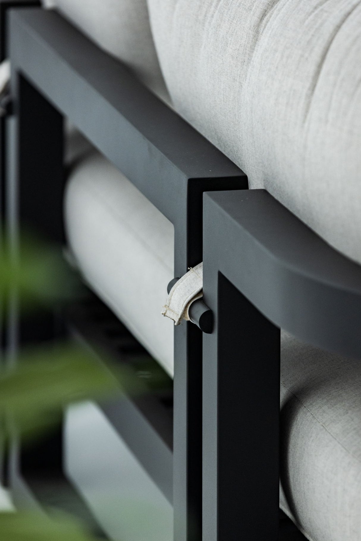 Malibu - Sofa - Black / White