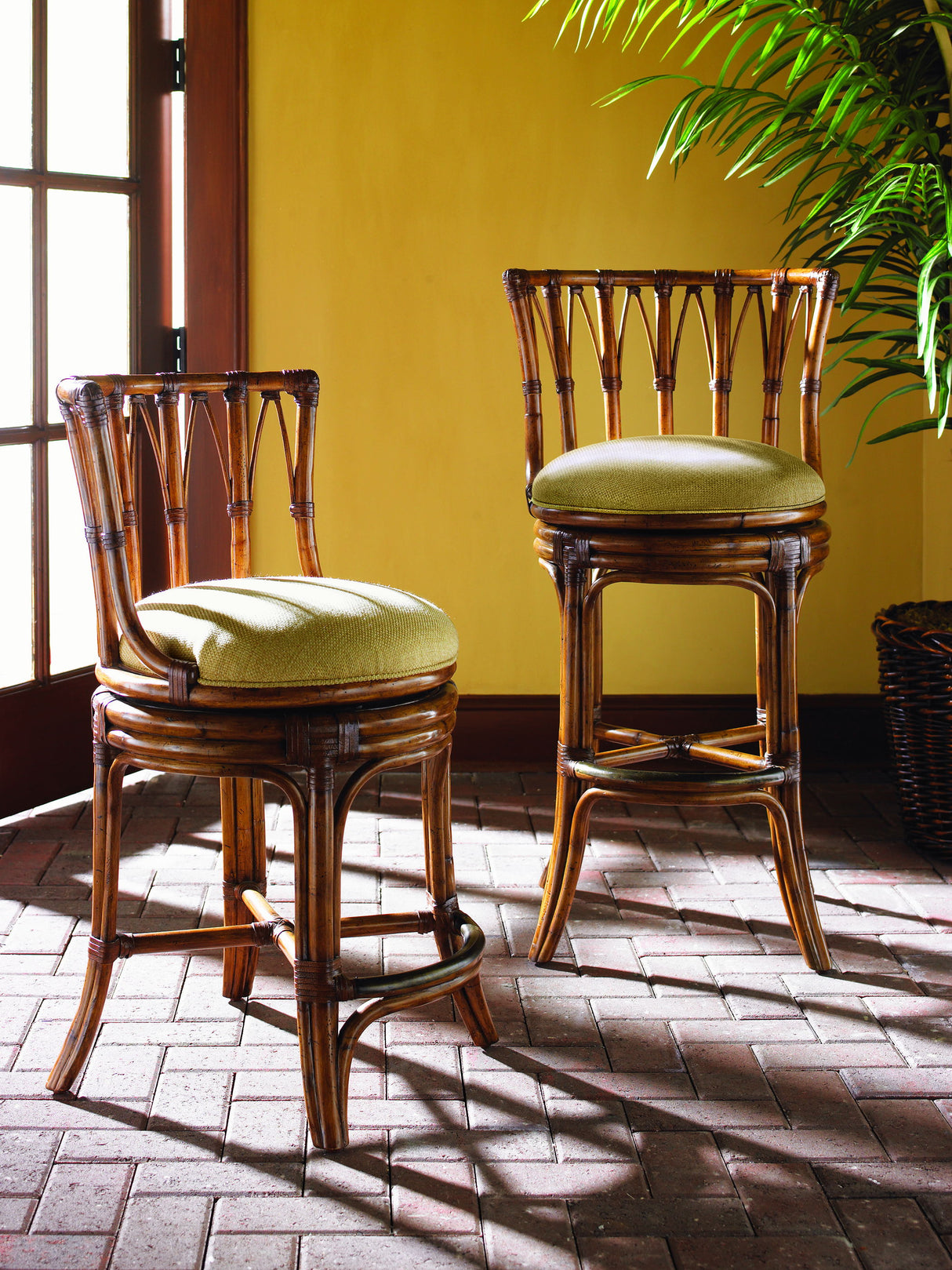 Island Estate - South Beach Swivel Stool